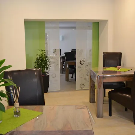 Konukevi Baumeisterhaus 3*