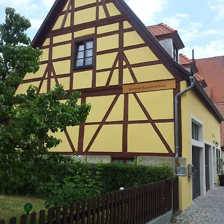 Konukevi Baumeisterhaus 3*