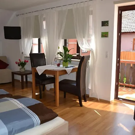Baumeisterhaus 3*